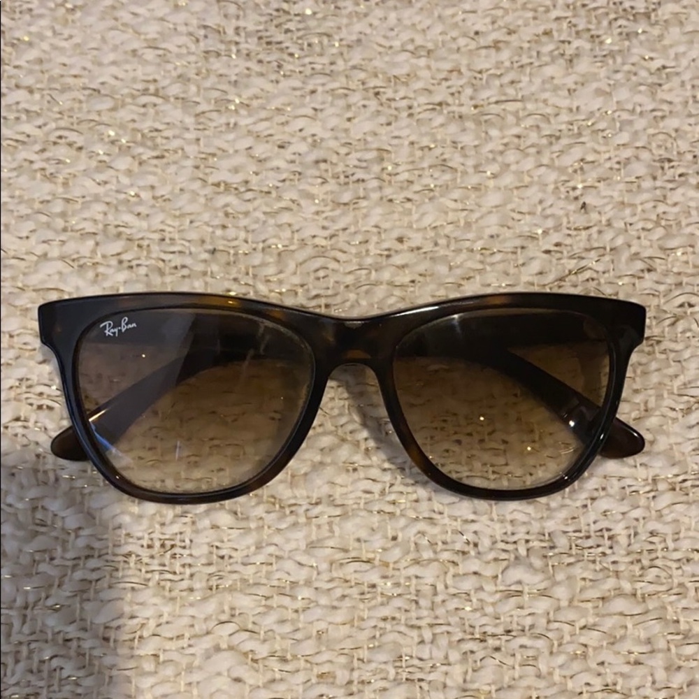 RayBan Wayfarer Sunglasses and Case